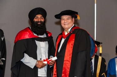 Mr Davinderjit Singh